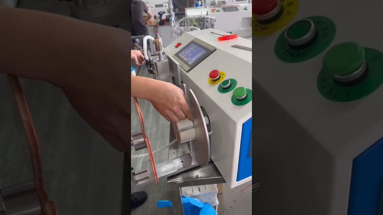 Automatyczna maszyna do liczenia, przewijania, cięcia, nawijania i zwijania kabli elektrycznych #fabryka #maszyna