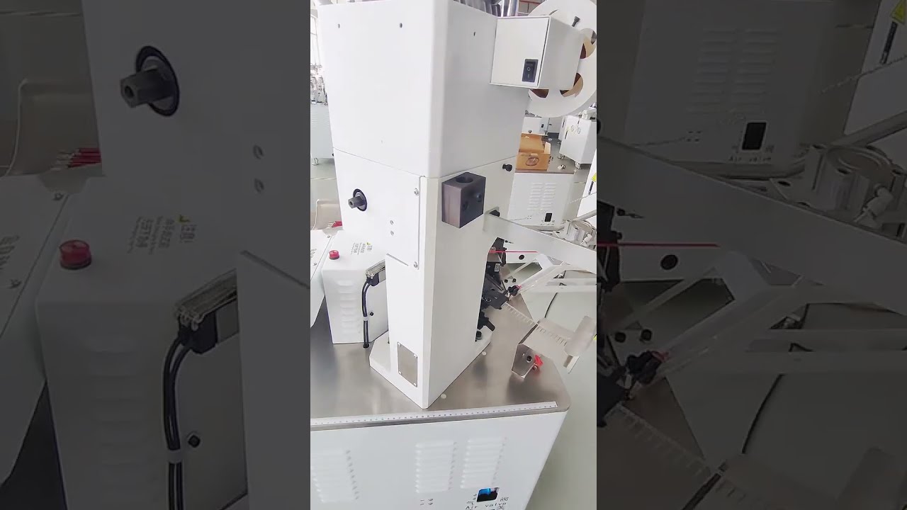 Podwójna głowica do równoległej obróbki przewodów głośnikowych z różnymi końcówkami
