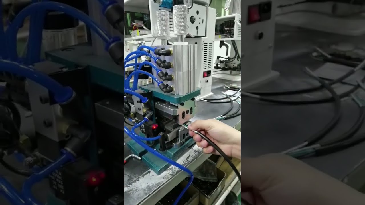 Maszyna do zdejmowania izolacji i skręcania kabli – jedno kliknięcie rozwiązuje skomplikowane zadania #fabryka #maszyna #narzędzia