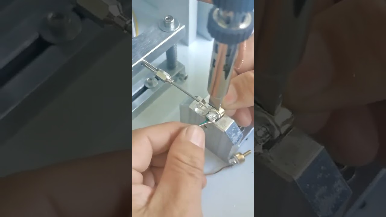 Półautomatyczna, nożna maszyna do lutowania kabli USB, PCB i taśm LED - wydajna produkcja