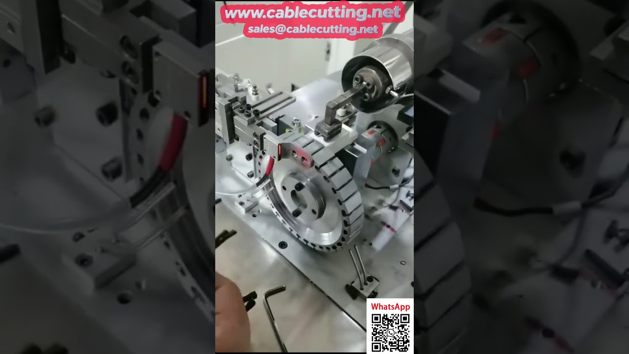 Automatyczny podajnik rurek termokurczliwych do precyzyjnej produkcji wiązek kablowych