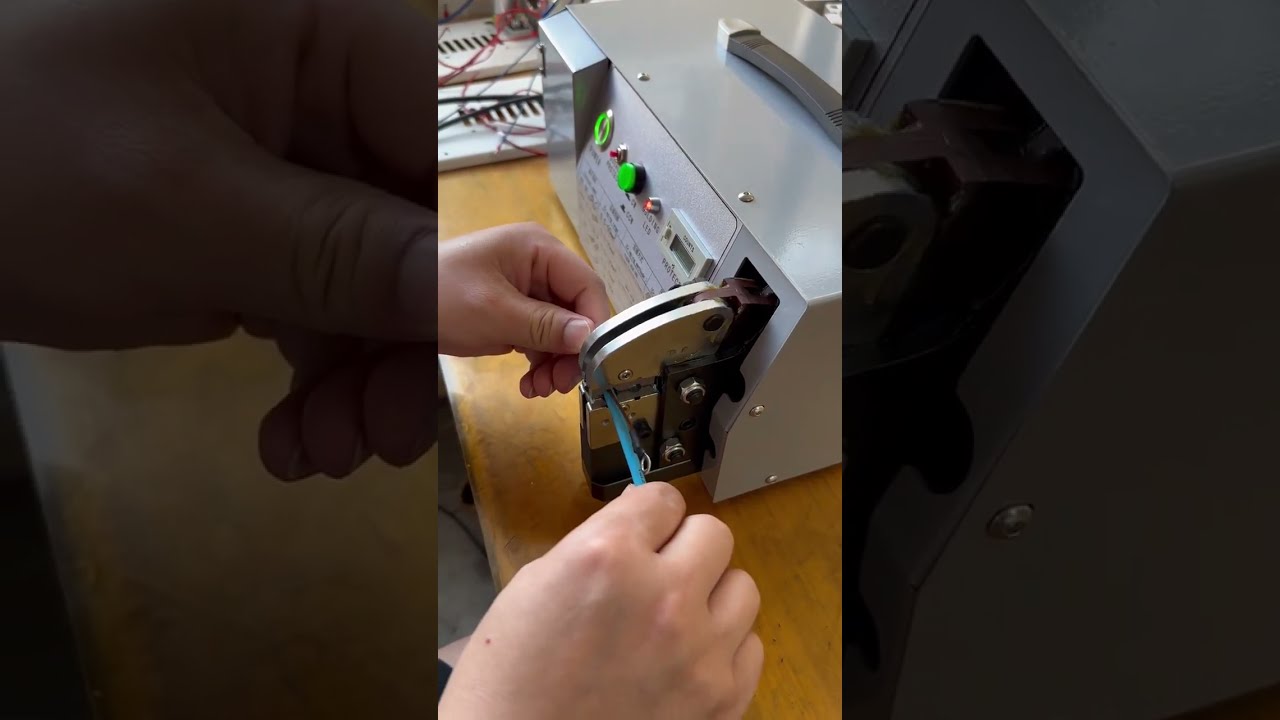 Potężna elektryczna zaciskarka do końcówek – do 70 mm² | Automatyzacja produkcji #maszyny #fabryka