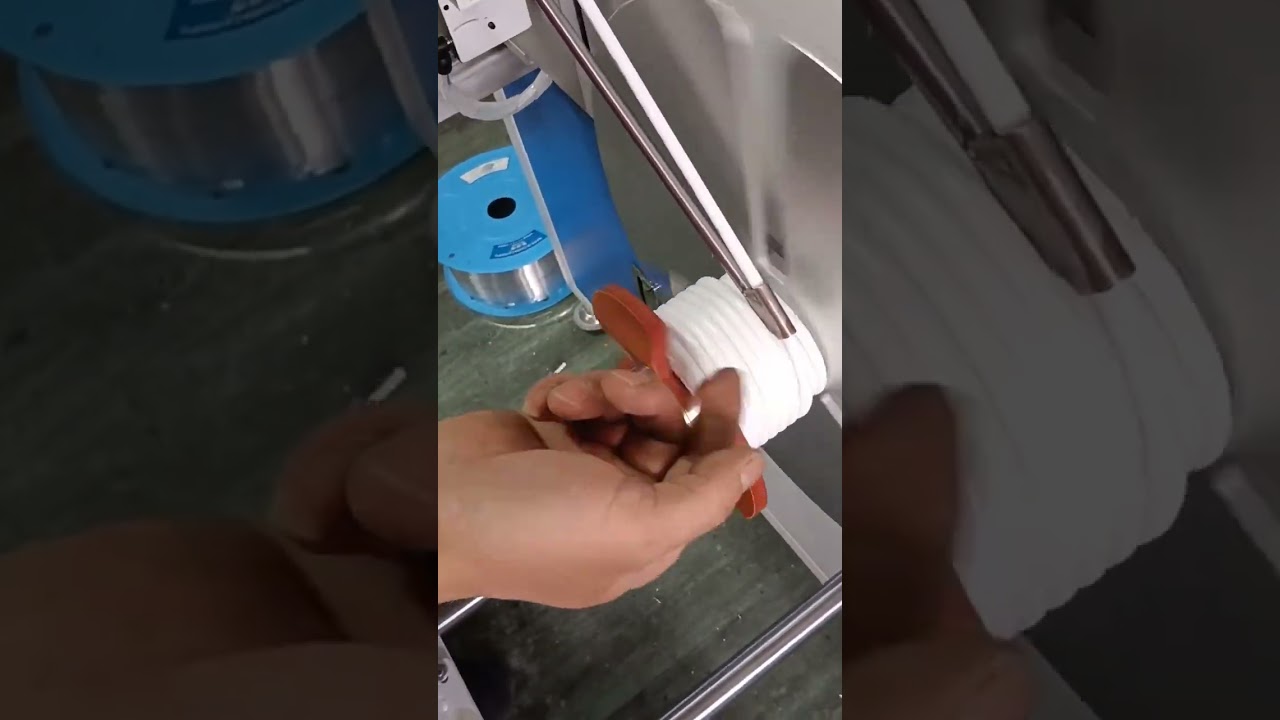 Automatyczna maszyna do liczenia, sortowania, cięcia i zwijania rur do filtrów wody #fabryka #maszyna