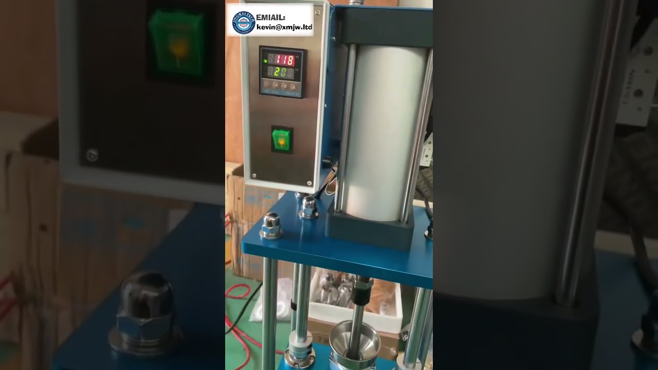 Kompaktowa wtryskarka pionowa 10g do małych części – przełączniki, wtyczki z ABS/PP/PE