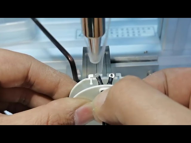 Półautomatyczne urządzenie do produkcji kabli USB - Najnowsza mała lutownica do złączy USB-A, Micro-USB, Lightning
