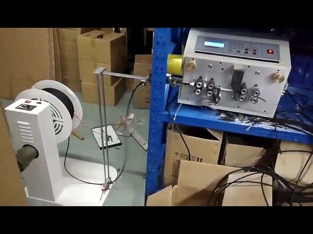Automatyczna maszyna do podawania kabli z płynną regulacją prędkości odwijania