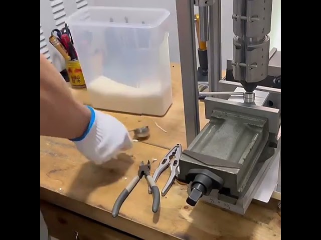 Mikro wtryskarka stołowa do tworzyw sztucznych – idealna do małych elementów i laboratoriów (PE)