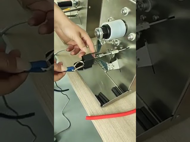 Automatyczna maszyna do wiązania kabli gumkami | Urządzenie do pakowania przewodów USB