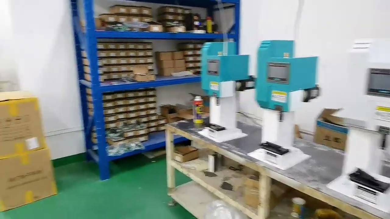 W pełni serwo maszyna terminalowa w produkcji – zwiększ wydajność linii