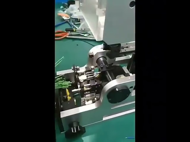 Półautomatyczna maszyna do gwintowania wodoodpornych śrub | Do automatycznych zaciskarek #automobile