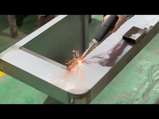 3 w 1 Laserowa Spawarka 1500W – Wydajne Spawanie Metalu