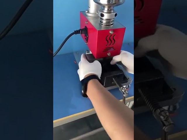 Najnowsza Mini ręczna wtryskarka 20G – stołowa pionowa wytłaczarka do tworzyw sztucznych do prototypowania