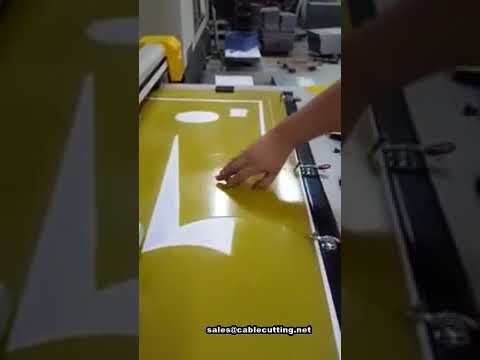 Automatyczny nóż do cięcia tkanin i materiałów PVC - ploter tnący