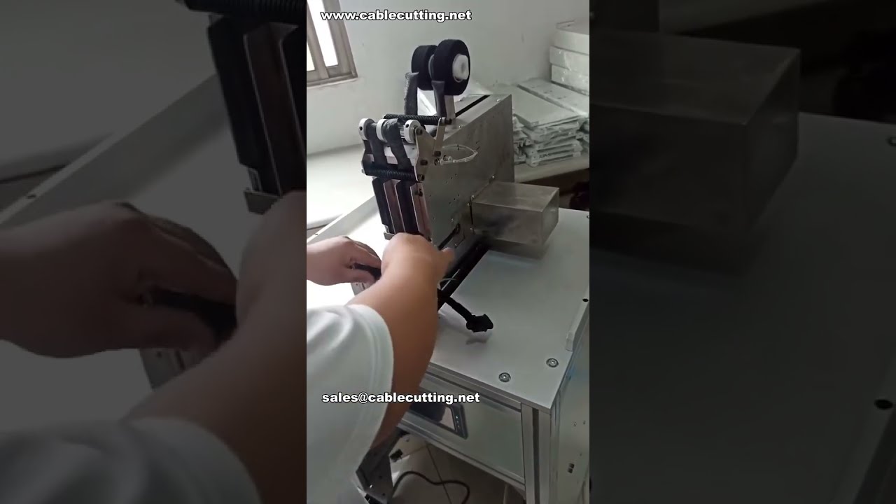Podwójne taśmowanie klamer na kablach płaskich – Automatyzacja od profesjonalnego producenta