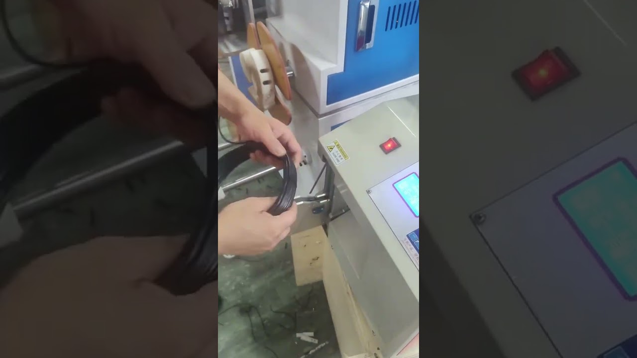 Maszyna do odmierzania, zdejmowania izolacji i zwijania – oszczędność kroków produkcyjnych! #fabryka #maszyna